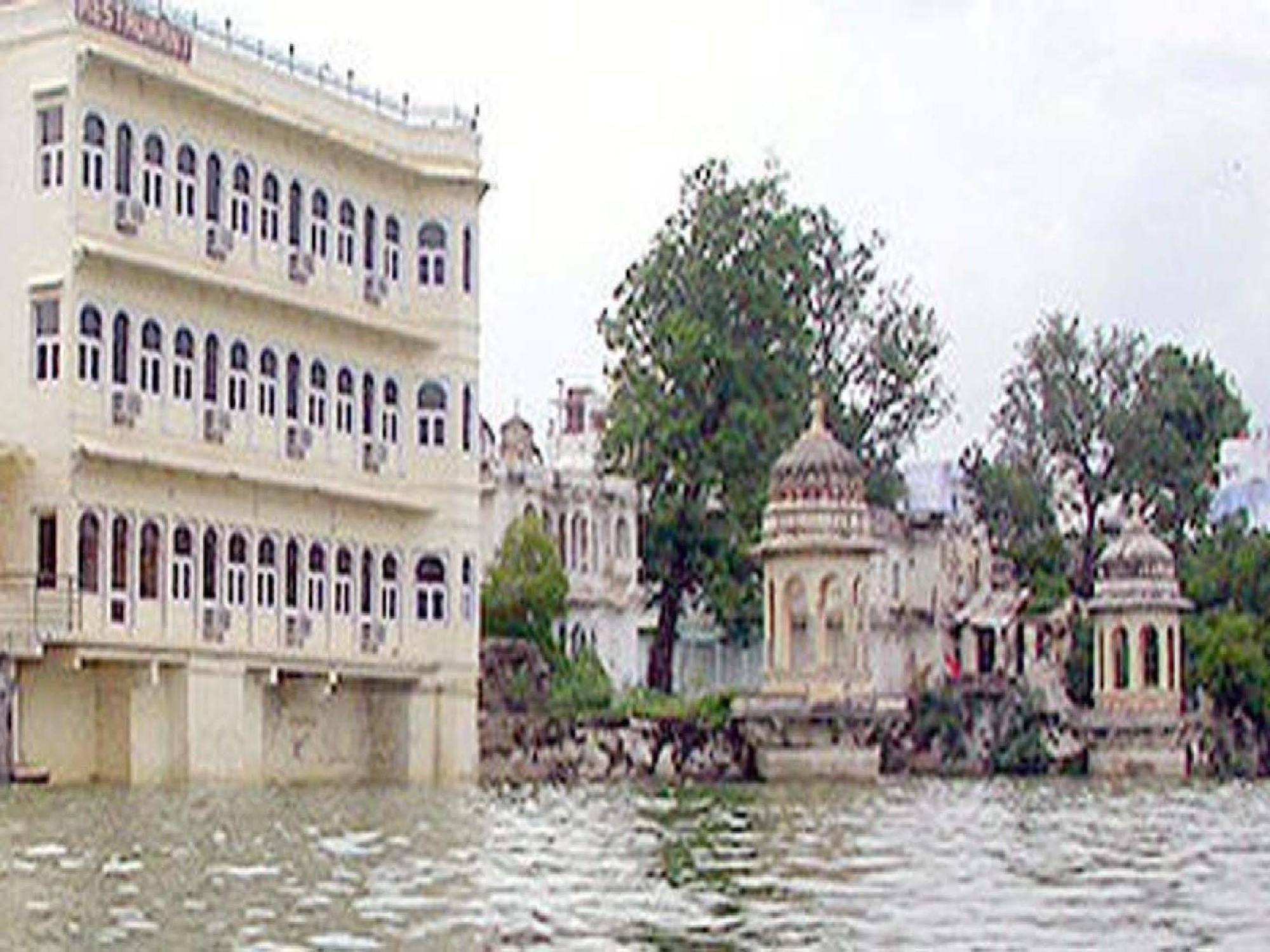 Sarovar - Lake Facing Boutique Hotel On Lake Pichola Удайпур Экстерьер фото