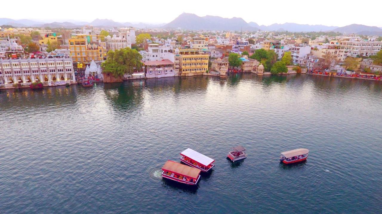 Sarovar - Lake Facing Boutique Hotel On Lake Pichola Удайпур Экстерьер фото