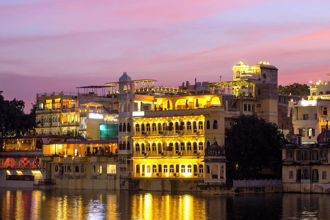Sarovar - Lake Facing Boutique Hotel On Lake Pichola Удайпур Экстерьер фото