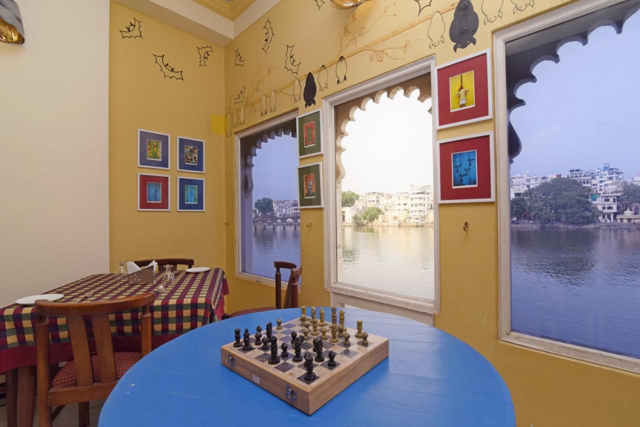 Sarovar - Lake Facing Boutique Hotel On Lake Pichola Удайпур Экстерьер фото