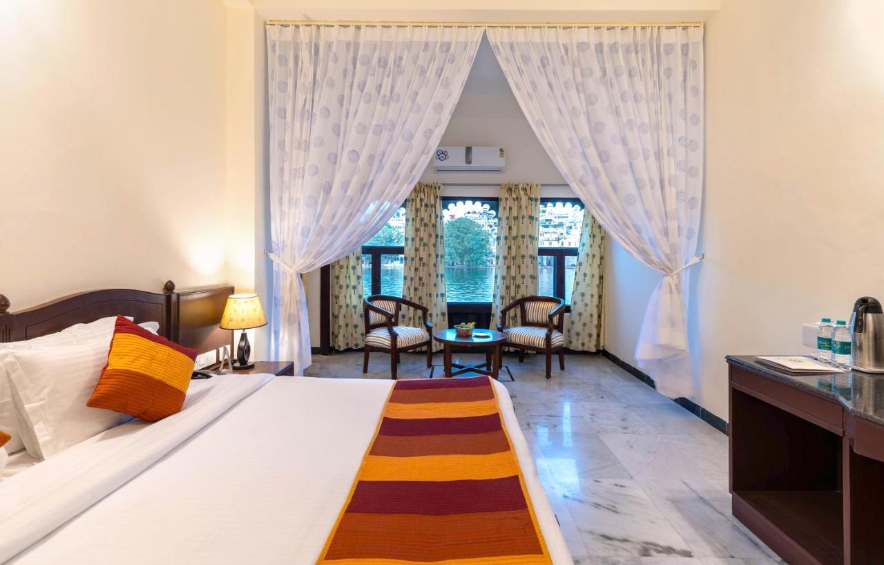 Sarovar - Lake Facing Boutique Hotel On Lake Pichola Удайпур Экстерьер фото