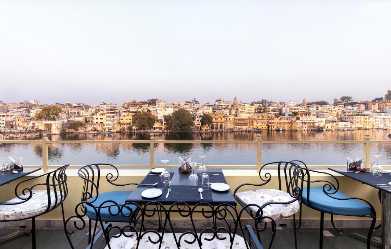 Sarovar - Lake Facing Boutique Hotel On Lake Pichola Удайпур Экстерьер фото